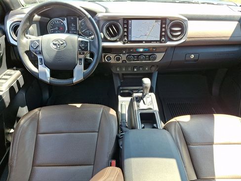 Used 2020 Toyota Tacoma Limited AWD/4WD image 16