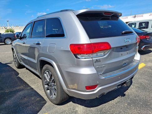Used 2017 Jeep Grand Cherokee Overland AWD/4WD image 6