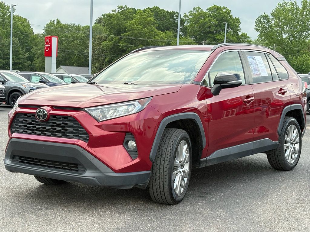 Used 2021 Toyota RAV4 XLE Premium FWD image 11