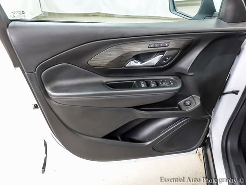 Used 2022 GMC Terrain SLT image 18