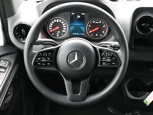 Used 2024 Mercedes-Benz Sprinter 2500 image 15