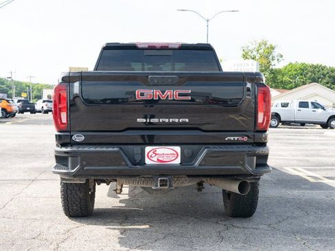 Used 2022 GMC Sierra 2500 AT4 w/ AT4 Preferred Package AWD/4WD image 4