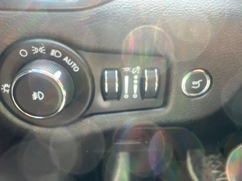 Used 2021 Jeep Cherokee Trailhawk w/ Premium Leather Package AWD/4WD image 27