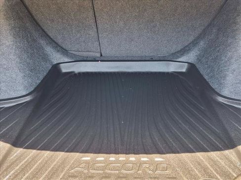 Used 2021 Honda Accord Touring image 6
