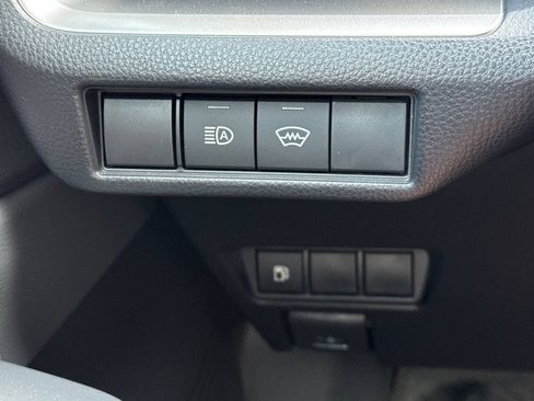Used 2025 Toyota Prius LE FWD image 43