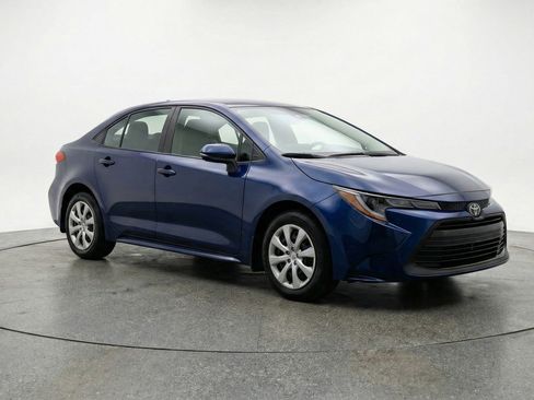 Used 2025 Toyota Corolla LE FWD image 1