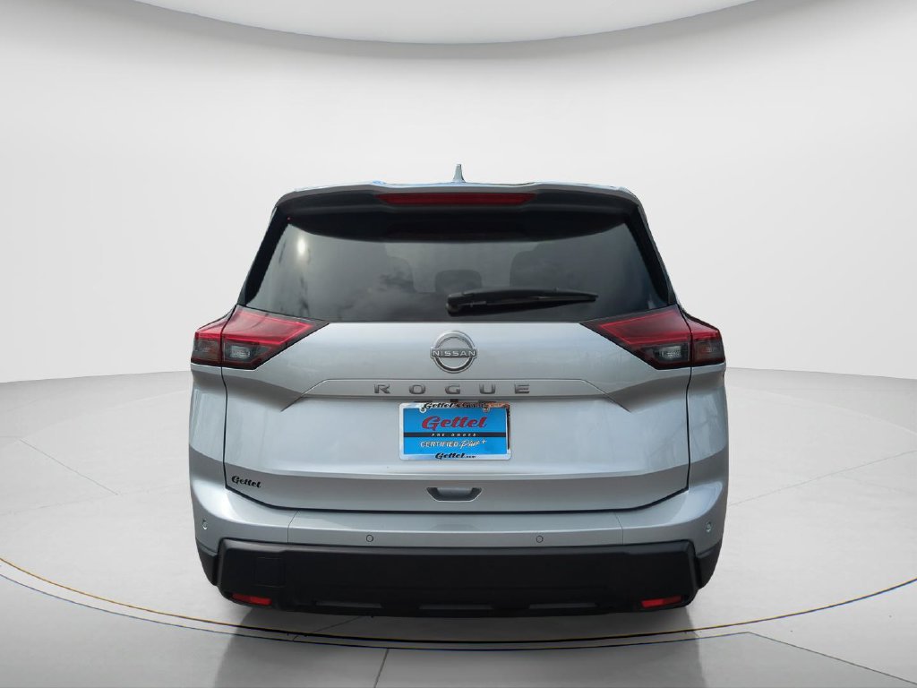 Used 2025 Nissan Rogue SV FWD image 6