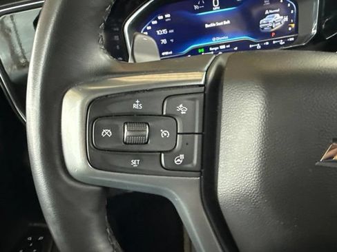 Used 2025 Chevrolet Silverado 1500 LT AWD/4WD image 19