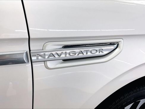 Used 2018 Lincoln Navigator Reserve w/ Technology Package AWD/4WD image 31