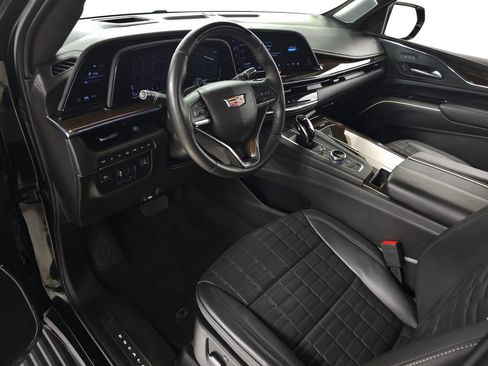 Used 2024 Cadillac Escalade Sport Platinum w/ LPO, ONYX Package AWD/4WD image 17