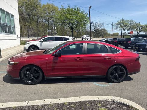 Used 2023 Honda Accord Sport image 2