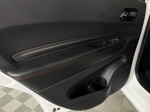 Certified 2025 Dodge Durango GT image 27