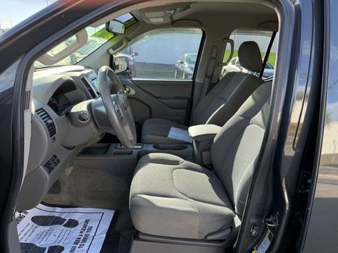 Used 2015 Nissan Frontier SV w/ SV Value Truck Package image 11