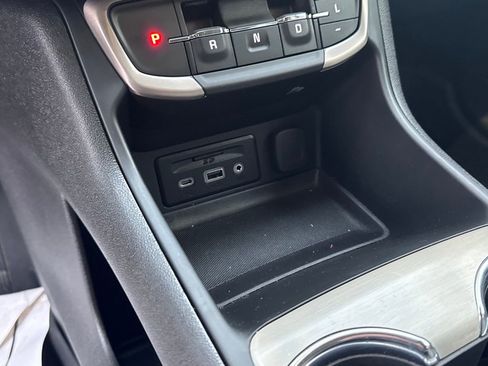 Used 2024 GMC Terrain Denali w/ Denali Premium Package image 18