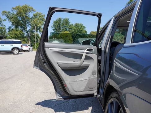 Used 2006 Porsche Cayenne AWD/4WD image 25