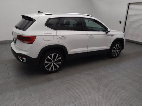 Used 2024 Volkswagen Taos SE FWD image 10