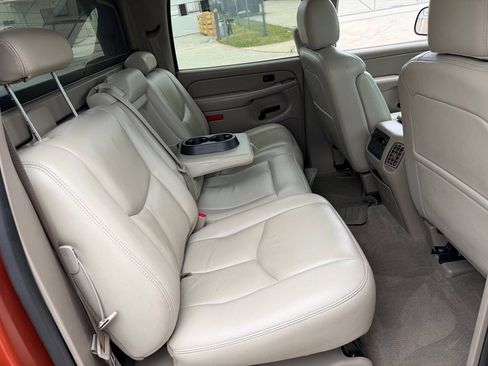 Used 2005 Chevrolet Avalanche 2500 w/ Preferred Equipment Group AWD/4WD image 7