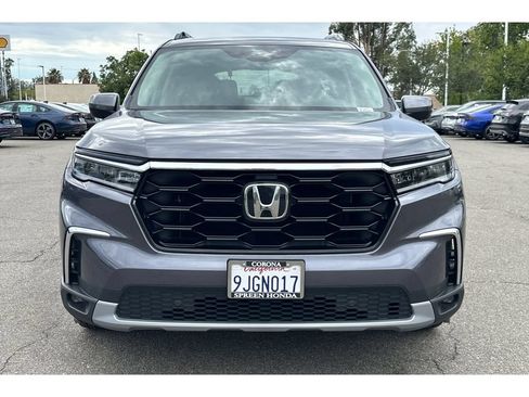 Used 2024 Honda Pilot Touring image 9