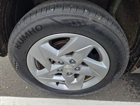 Used 2024 Hyundai Kona SE AWD/4WD image 15