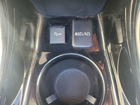 Used 2021 Toyota Prius XLE image 31