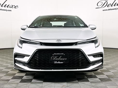 Used 2026 Toyota Corolla SE image 2