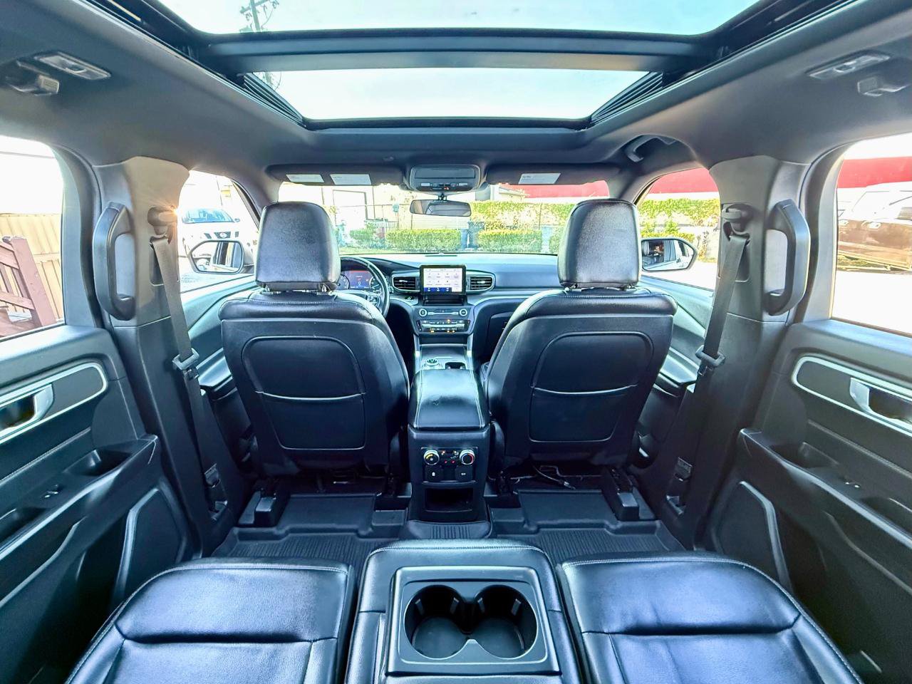 Used 2020 Ford Explorer XLT w/ Equipment Group 202A AWD/4WD image 38