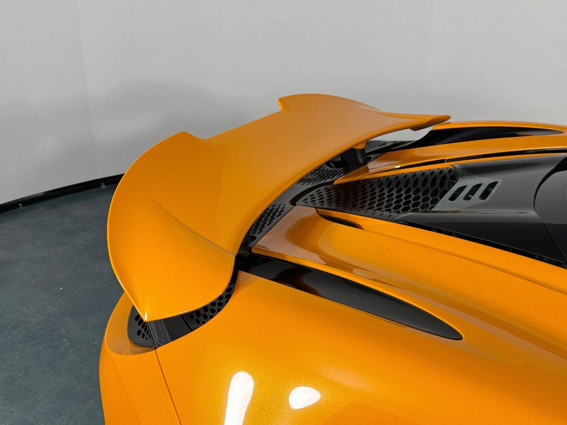 Used 2025 McLaren 750S RWD image 50