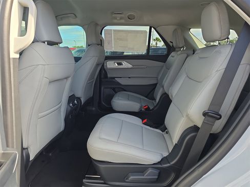 New 2026 Ford Explorer Active image 12