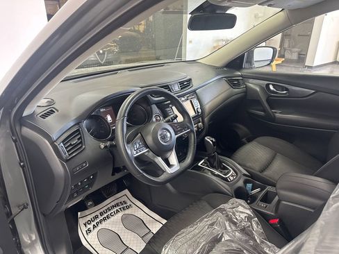 Used 2020 Nissan Rogue SV AWD/4WD image 8