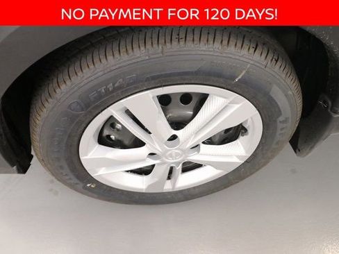 New 2025 Nissan Kicks Play S image 5