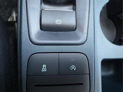 New 2025 Ford Maverick XL w/ Equipment Group 102A image 17