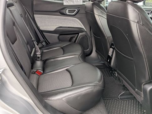 Used 2022 Jeep Compass Latitude w/ Convenience Group AWD/4WD image 24