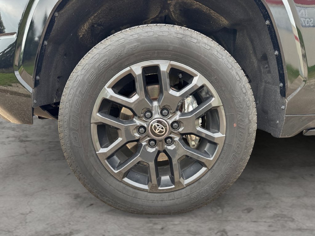 Used 2025 Toyota Tundra Platinum AWD/4WD image 9