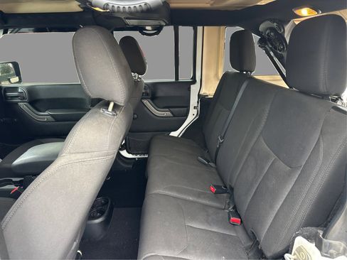 Used 2017 Jeep Wrangler Unlimited Sport w/ Connectivity Group AWD/4WD image 11
