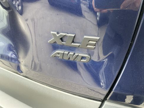 Used 2024 Toyota RAV4 XLE Premium image 8