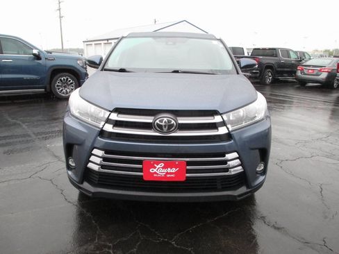 Used 2019 Toyota Highlander Limited image 10