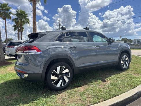 Used 2026 Volkswagen Atlas Cross Sport SE FWD image 5