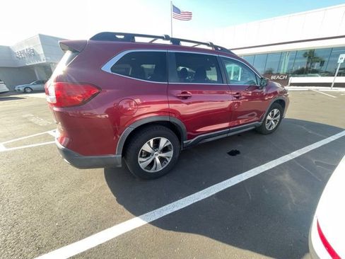 Used 2019 Subaru Ascent Premium image 2