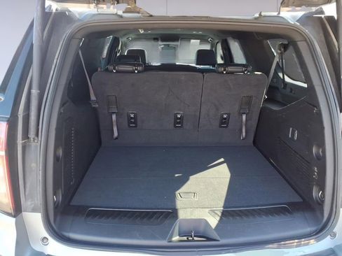 Used 2024 Chevrolet Suburban LT image 10
