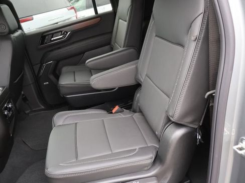 New 2026 GMC Yukon XL Denali w/ Sun & Power Step Package AWD/4WD image 12