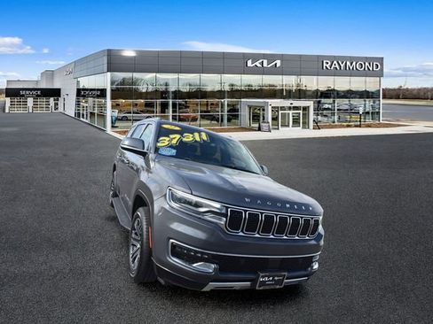 Used 2022 Jeep Wagoneer Series III AWD/4WD image 11
