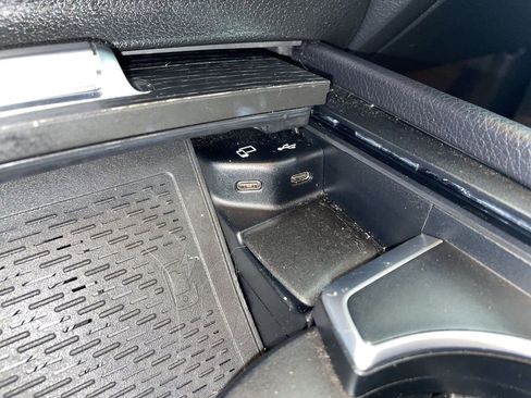 Used 2021 Mercedes-Benz GLE 350 4MATIC image 31