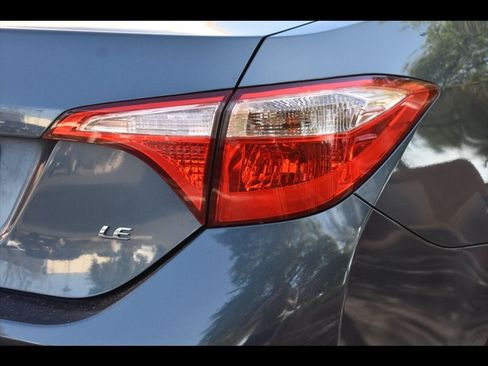 Used 2017 Toyota Corolla LE w/ Carpet Mat Package (TMS) FWD image 49