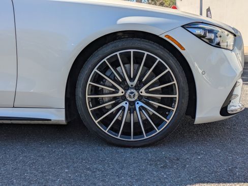 Certified 2022 Mercedes-Benz S 580 4MATIC Sedan image 3