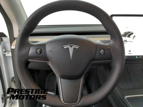 Used 2021 Tesla Model Y Long Range AWD/4WD image 20