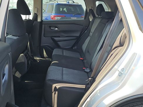 Used 2025 Nissan Rogue SV AWD/4WD image 24