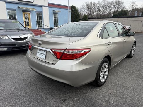 Used 2015 Toyota Camry LE image 6