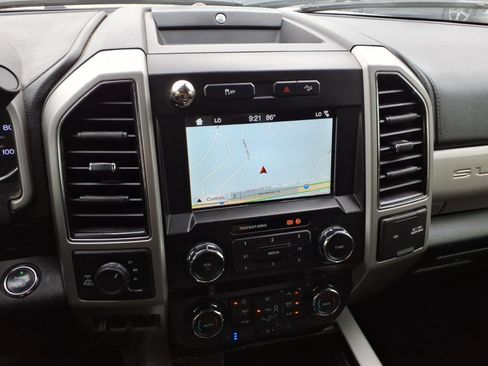 Used 2019 Ford F250 Lariat w/ Lariat Ultimate Package AWD/4WD image 22