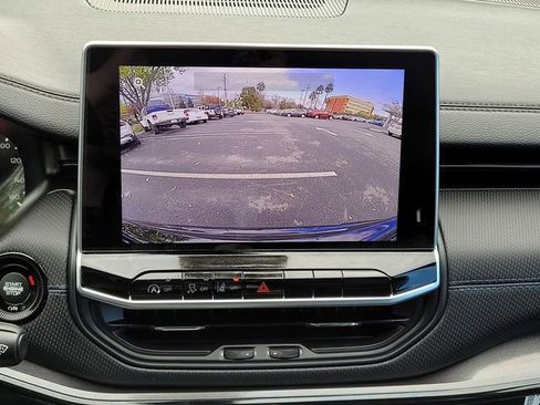 New 2026 Jeep Compass Latitude image 25