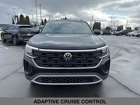 Used 2025 Volkswagen Atlas Cross Sport SE FWD image 10